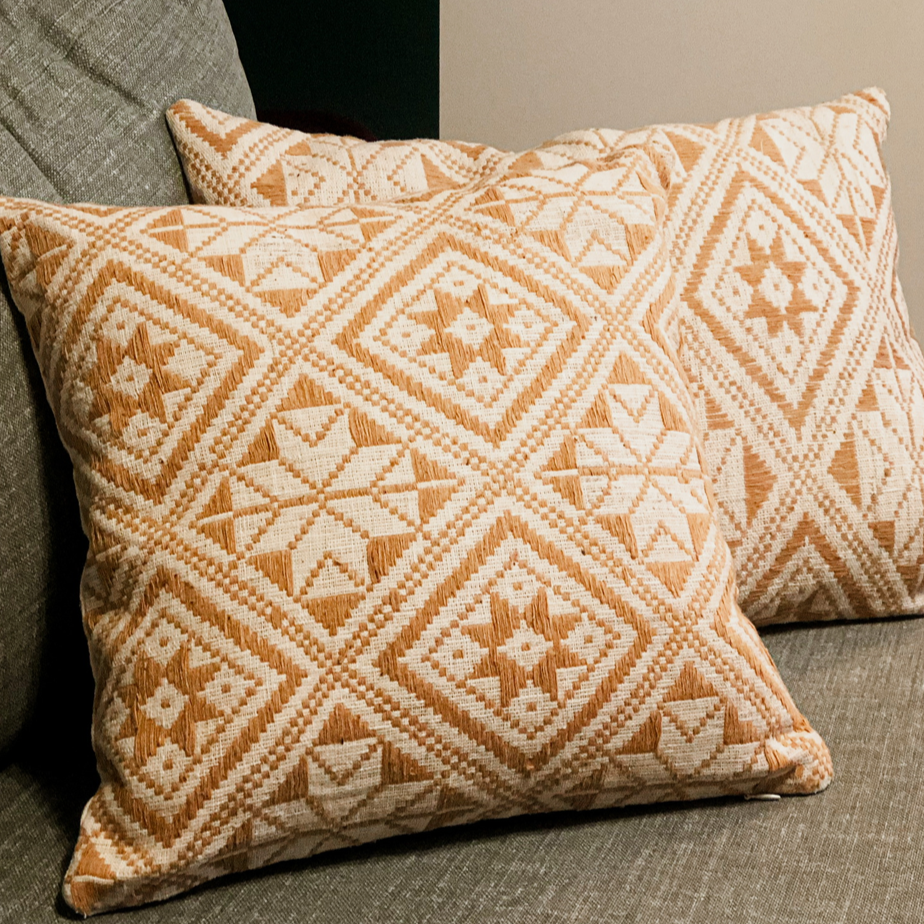 Coussin Dokmai caramel