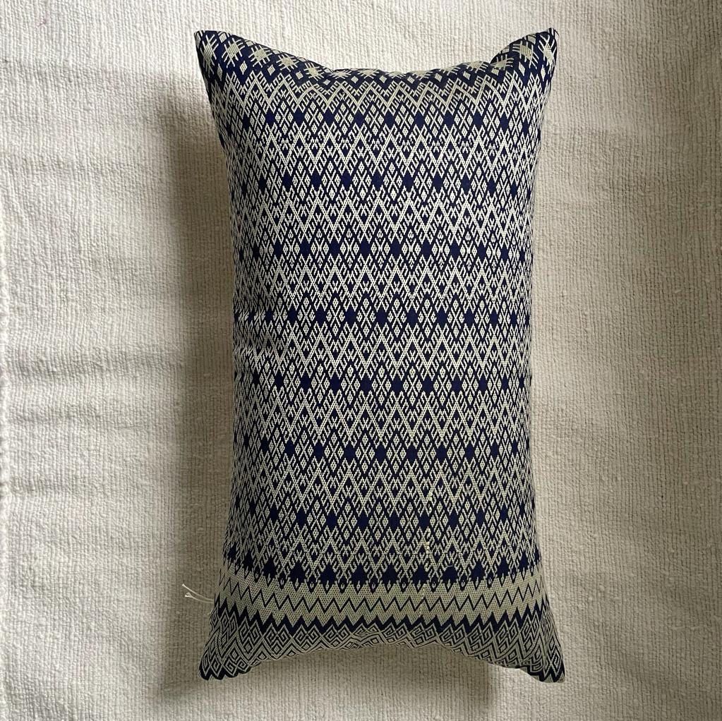 Coussin Kachin bleu et blanc