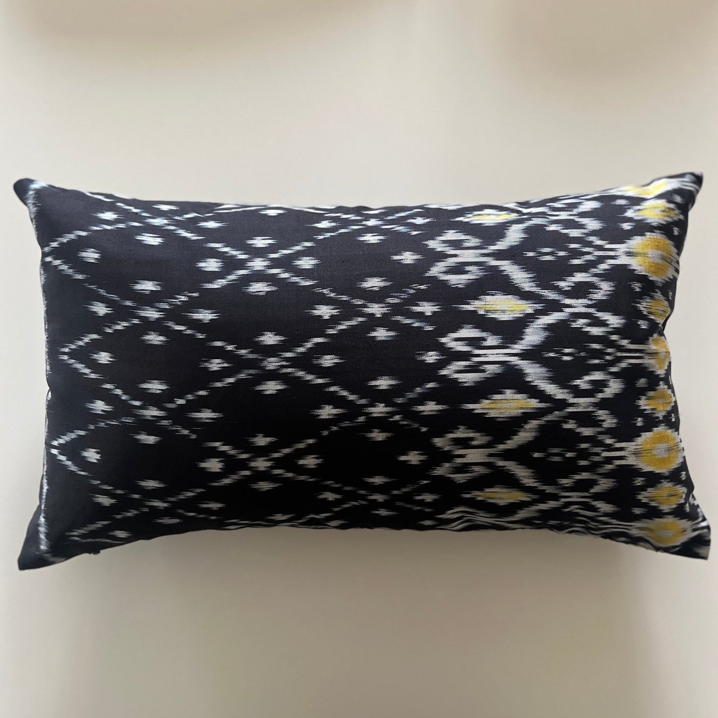 Coussin Shan noir et jaune